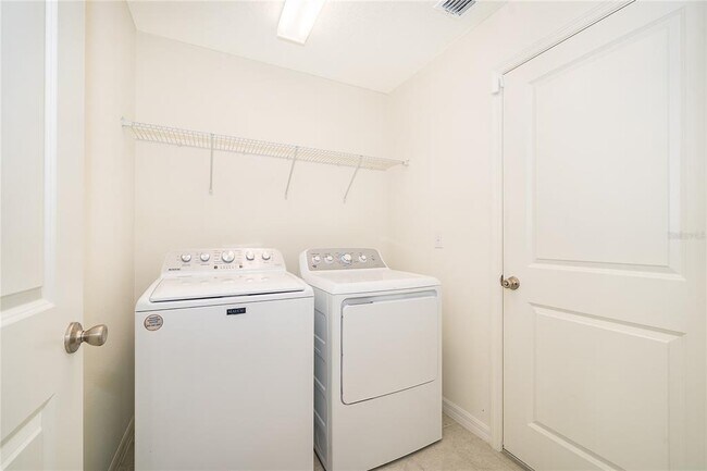 Building Photo - 9121 Oscraft Dr