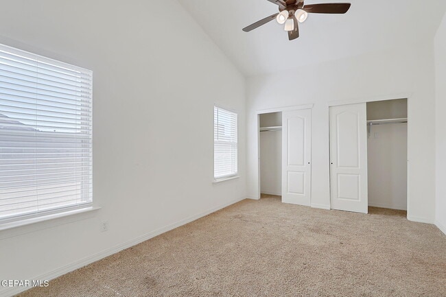 Building Photo - 533 Paseo Modesto Dr