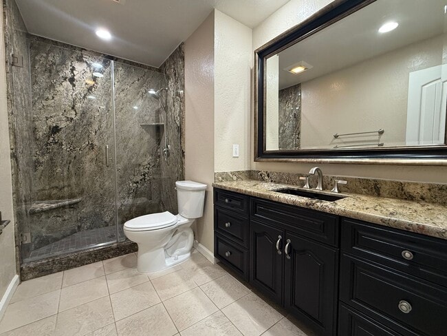 Building Photo - Cozy 3 Bedroom 2 Bath home located conveniently in San Jose