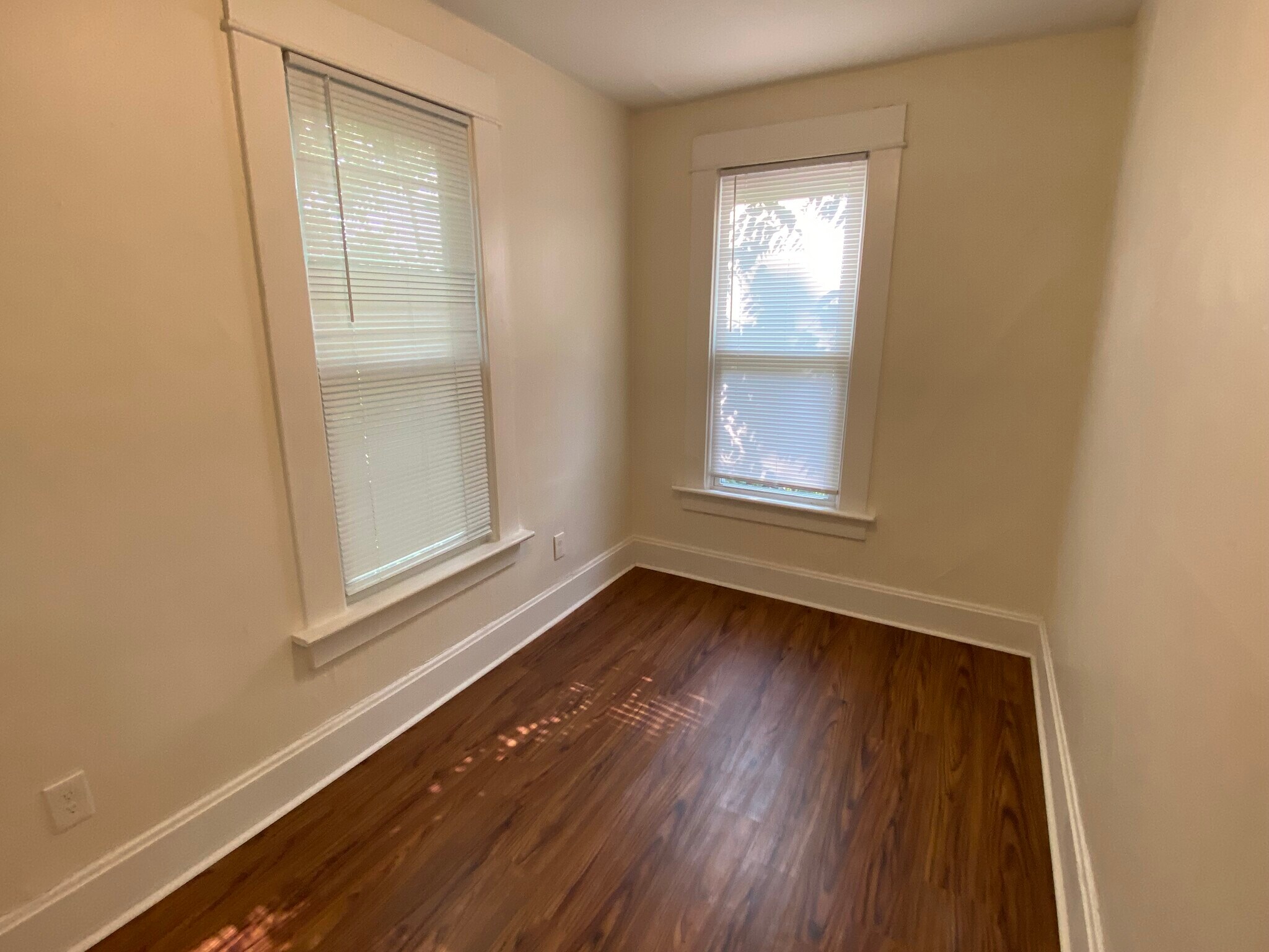 Building Photo - 82 Dana Ave