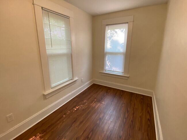 Building Photo - 82 Dana Ave