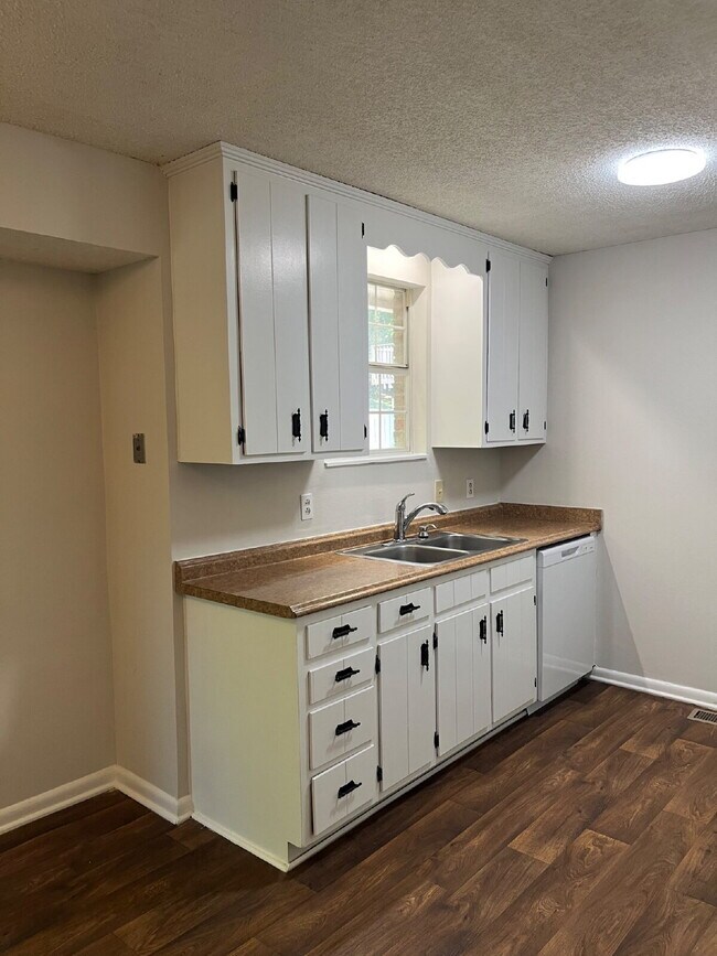 Building Photo - 416 Ocala Ct N