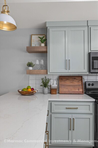 Building Photo - 154 N Poplar St