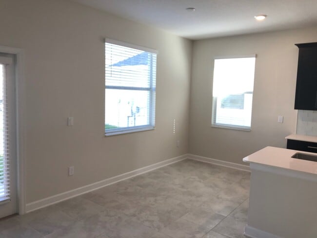 Building Photo - Just Listed!  3/2.5 Located In Beautiful P...