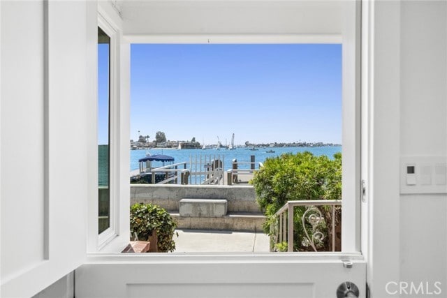Building Photo - 112 S Bay Front