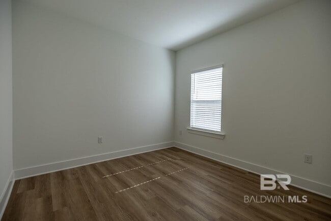 Building Photo - 501 Huller Ave