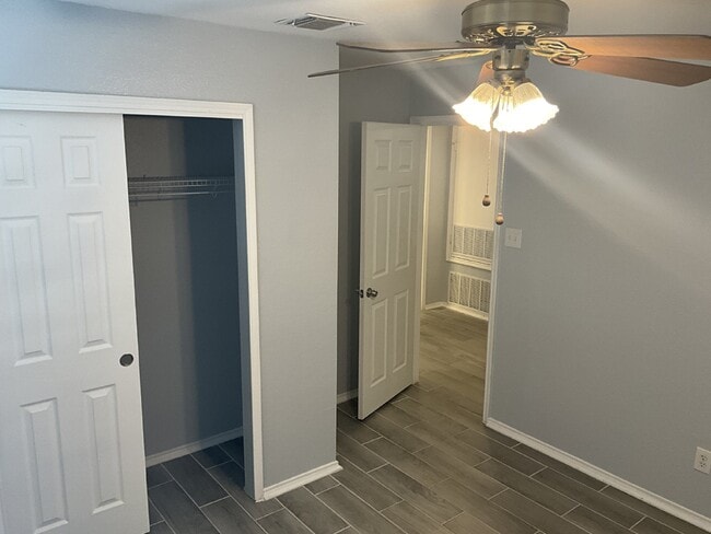 Building Photo - "Charming 3-Bedroom Haven in Selma with Granite Elegance!"