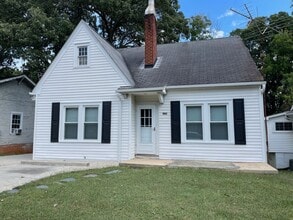 Building Photo - 3 BED, 1 BATH HOME IN ASHEBORO $1,250 RENT...