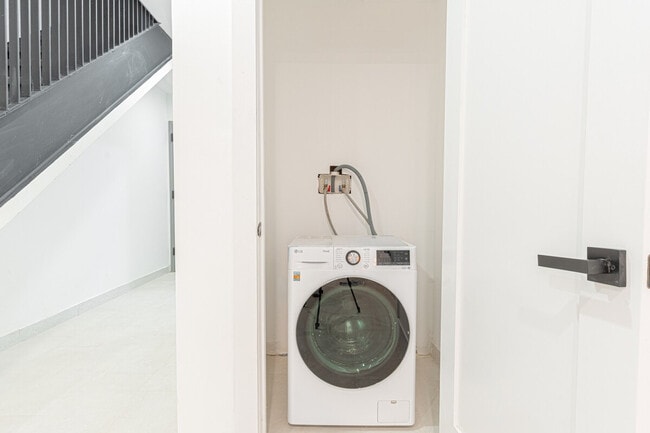 Building Photo - 1255 Decatur St