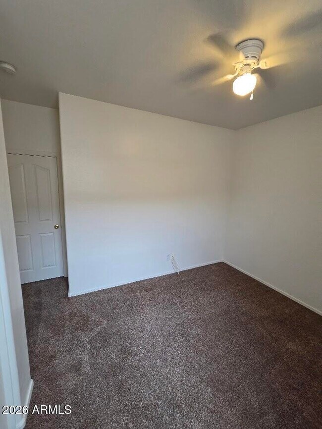 Building Photo - 12901 W Glenrosa Dr