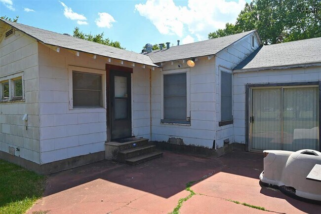 Building Photo - 1113 Harlan Ave