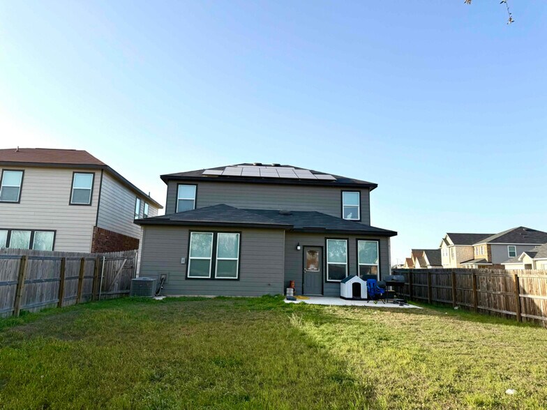 Building Photo - 11303 Camassia