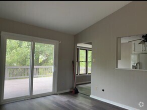 Building Photo - Adorable Recently Renovated 3 Bed 1.5 Bath...