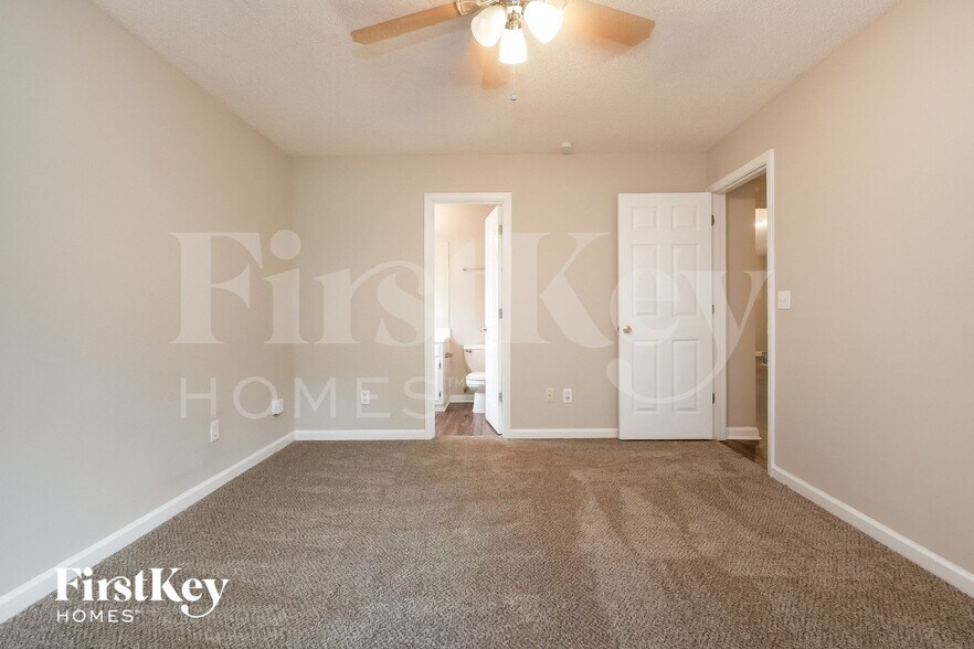 Building Photo - 1296 N Hampton Dr