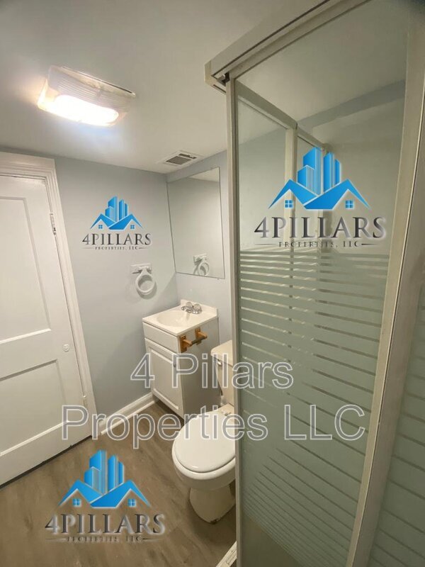 Building Photo - 5007 Magoun Ave