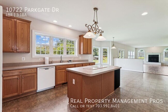Building Photo - 10722 Parkgate Dr