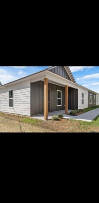 Building Photo - 6918 Goya Ave