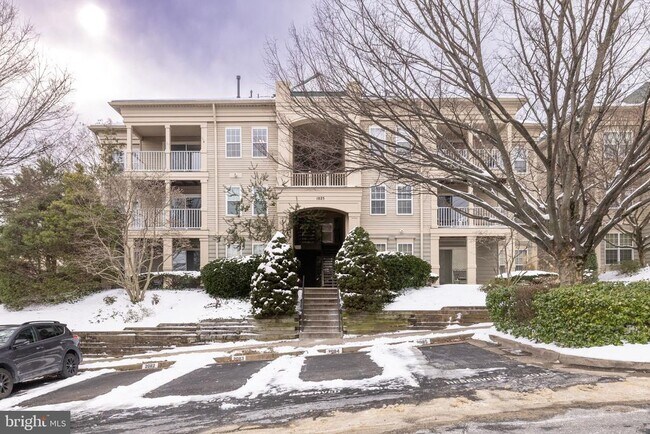 Building Photo - 1025 Gardenview Loop