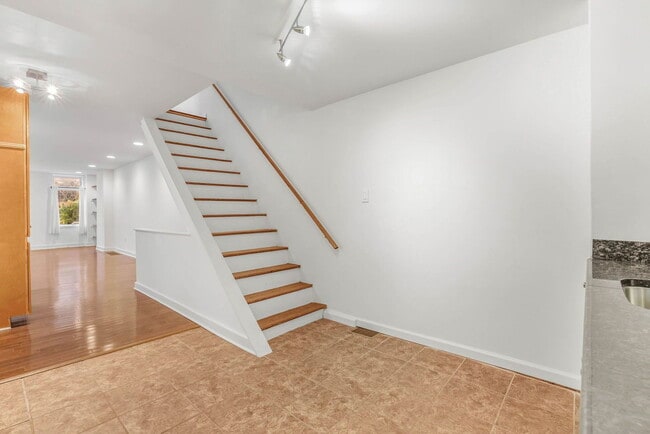 Building Photo - 918 N 26th St