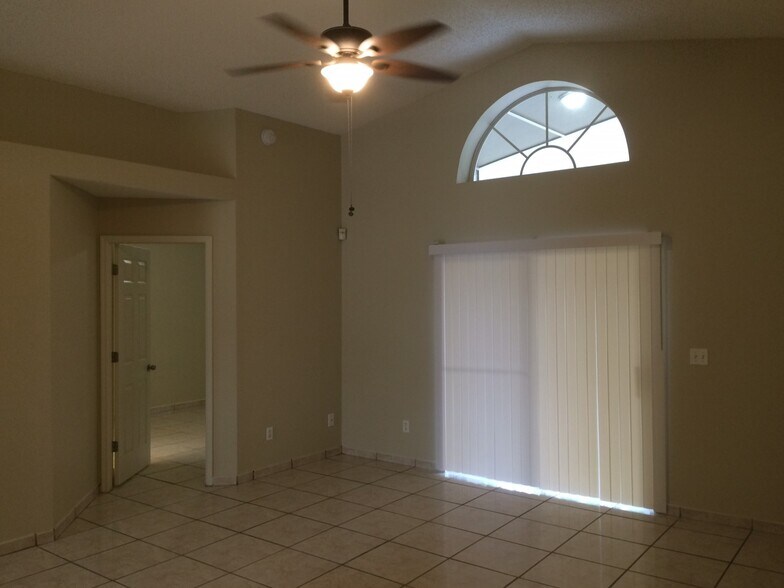 Building Photo - 4232 Pacifica Dr