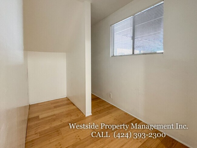Building Photo - 906 Edgewood St