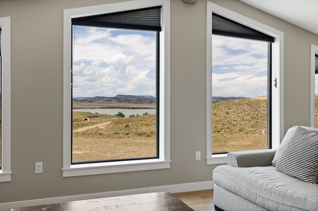 Building Photo - 4 BED | 2 BATH | BARNDOMINIUM | HOT SPRING...