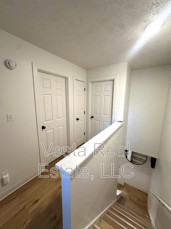Building Photo - 104 College Park Ct