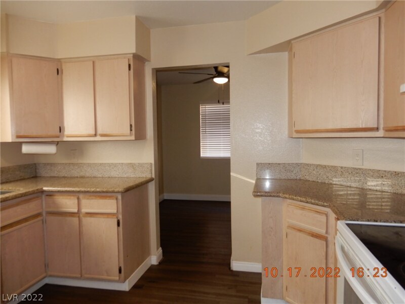 Building Photo - 3151 N Soaring Gulls Dr