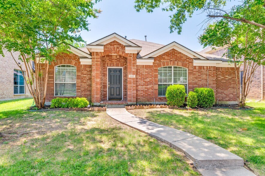 Primary Photo - 1117 Red Hawk Dr