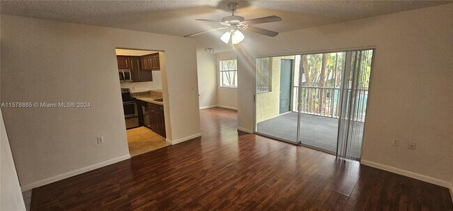 Building Photo - 16203 Glenmoor Dr