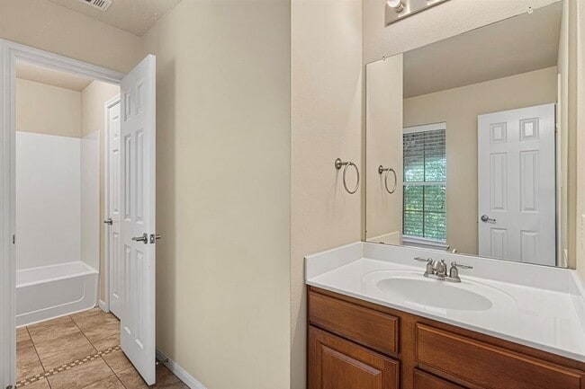 Building Photo - 4489 Western Lake Dr