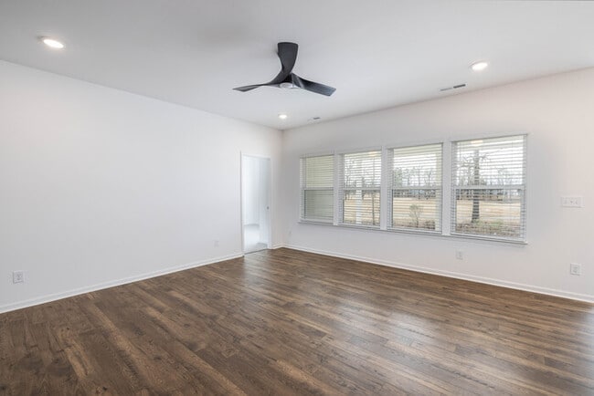 Building Photo - NEW 4BD/3BTH HOUSE- STONEBRIDGE FAIRWAYS COMMUNITY