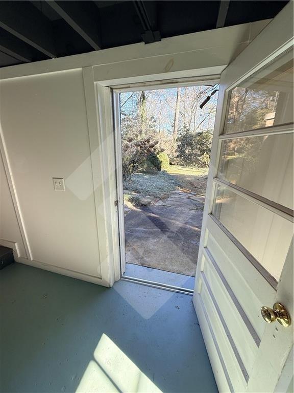 Building Photo - 140 Spring Dr