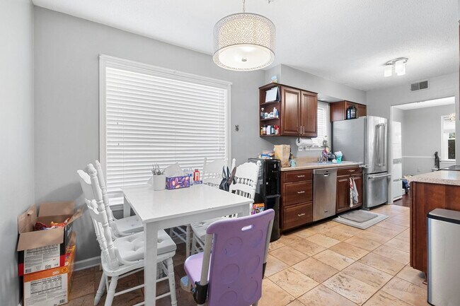 Building Photo - 461 Dove Valley Rd