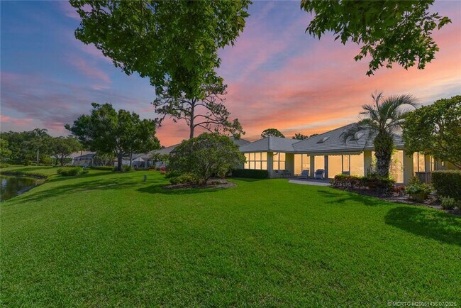 Building Photo - 3510 SE Cambridge Dr