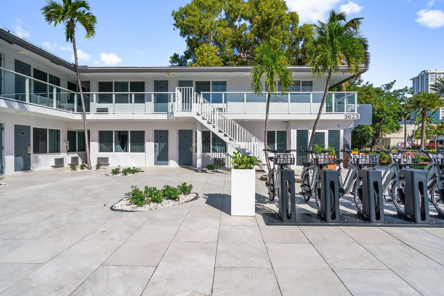 Building Photo - 3621 N Ocean Blvd
