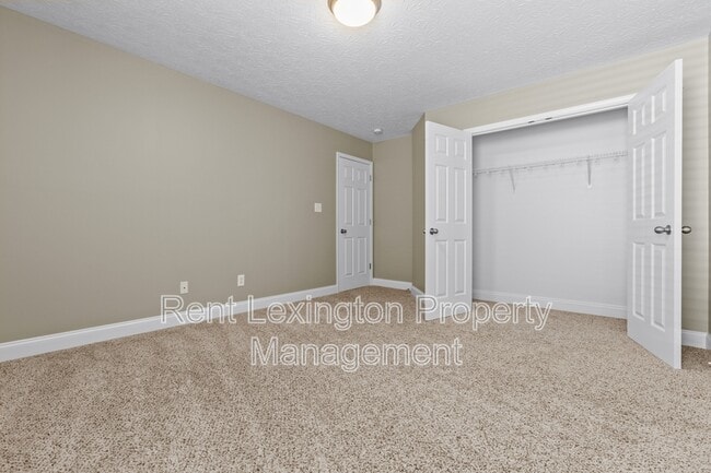 Building Photo - 588 Lanarkshire Pl