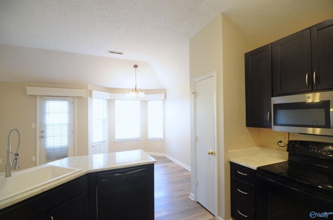 Building Photo - 104 Postwood Ct