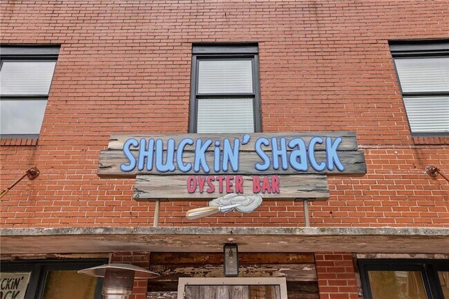 Building Photo - 432 Burton Dr