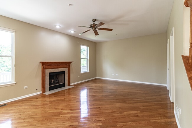 Building Photo - 810 Spencer Ln