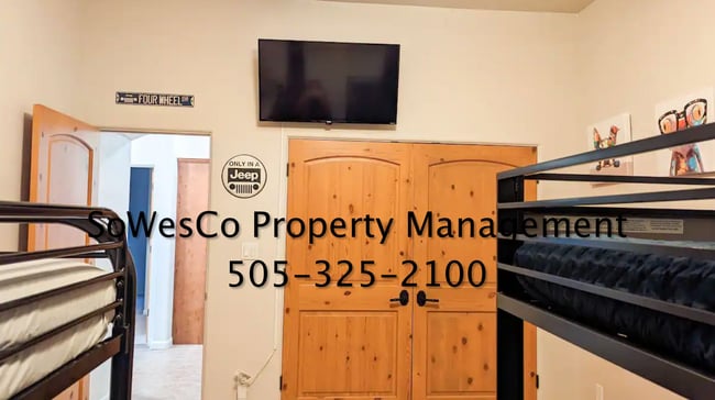 Building Photo - Beautifully Furnished Home on 2.5 acres