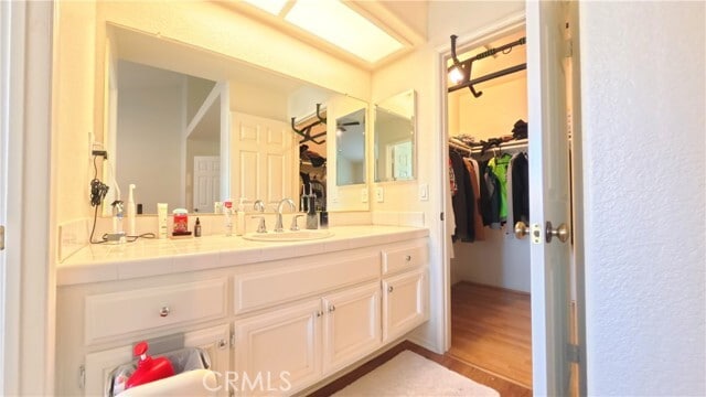 Building Photo - 415 E Bougainvillea Ln