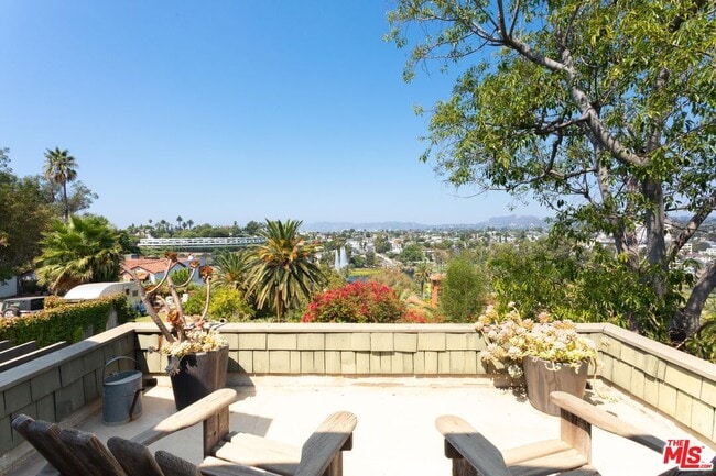 Building Photo - 1046 W Kensington Rd