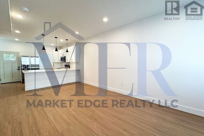 Building Photo - 3Bed/2.5Bath House in Sedona! Ready for Im...