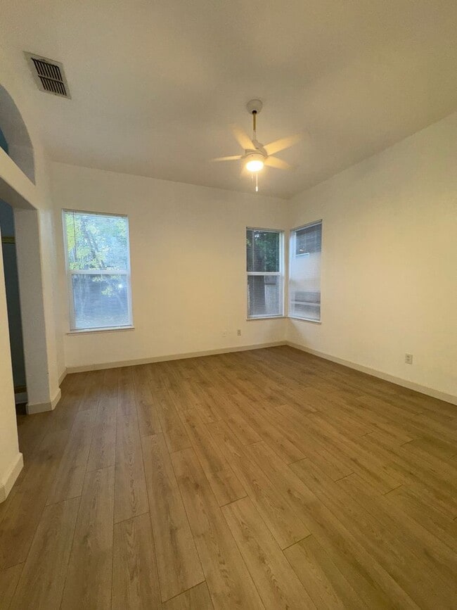 Building Photo - Ready For YOU!