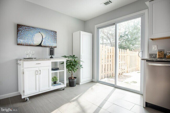 Building Photo - 7840 Liberty Springs Cir