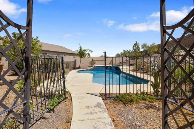 Building Photo - Beautiful Home with Pool and Spa and 3 car...