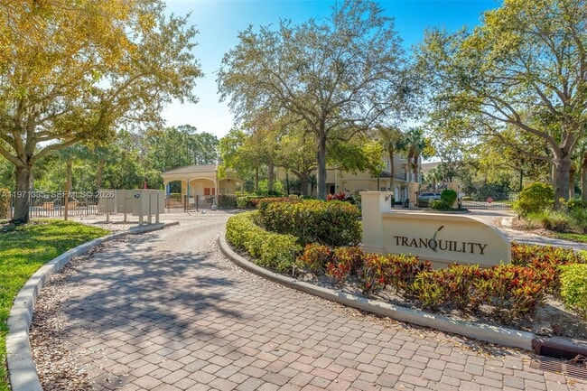 Building Photo - 12631 SE Old Cypress Dr