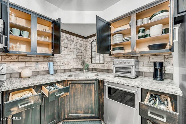 Building Photo - 8787 E Mountain View Rd