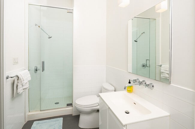 Building Photo - 46 Nassau St